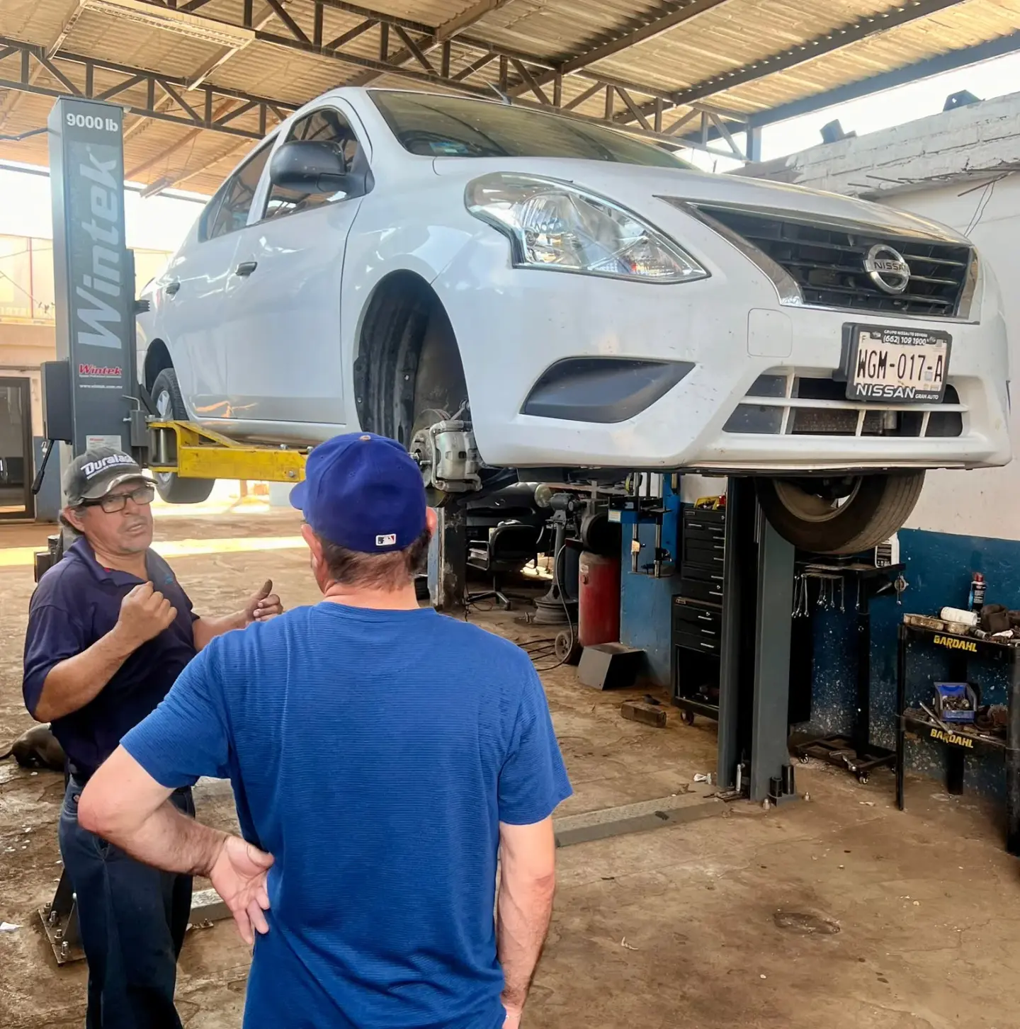 Rectificado de discos y cambio de balatas en taller de frenos La Redonda, Hermosillo